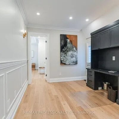 161,&nbsp;The Kingsway, Kingsway South, Toronto