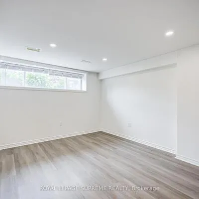 27,&nbsp;Dalrymple, Rockcliffe-Smythe, Toronto