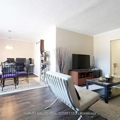 88,&nbsp;Trethewey, Beechborough-Greenbrook, Toronto