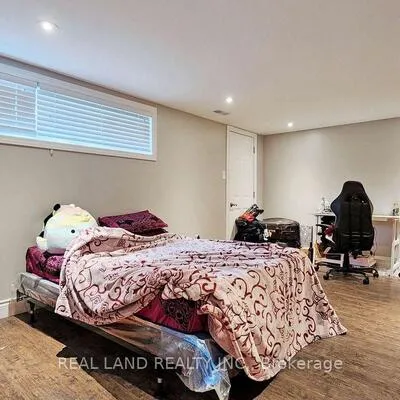 26,&nbsp;Glamis, Rockcliffe-Smythe, Toronto