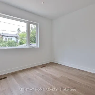 266,&nbsp;Indian, High Park North, Toronto