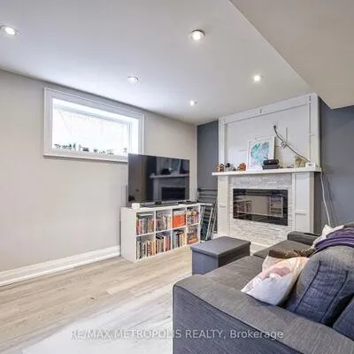 14,&nbsp;Stephen, Stonegate-Queensway, Toronto