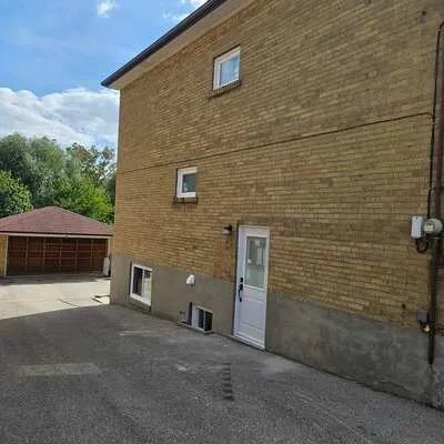 49,&nbsp;Gotham, Brookhaven-Amesbury, Toronto