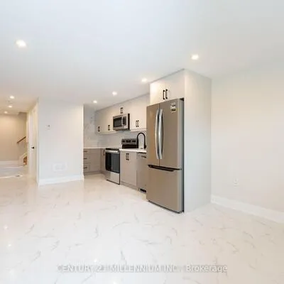 31,&nbsp;Mariposa, Rockcliffe-Smythe, Toronto