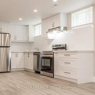 569,&nbsp;Roding, Downsview-Roding-CFB, Toronto