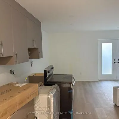 249,&nbsp;Silverthorn, Weston-Pellam Park, Toronto