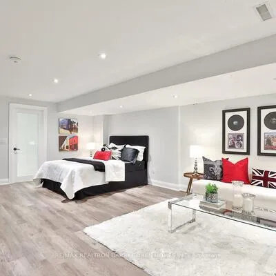 365,&nbsp;Harvie, Caledonia-Fairbank, Toronto