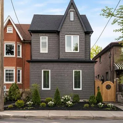 291,&nbsp;Pacific, Junction Area, Toronto