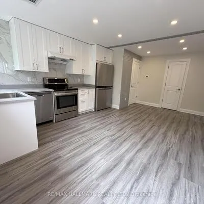 382,&nbsp;Burnhamthorpe, Islington-City Centre West, Toronto