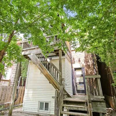 35,&nbsp;Humberside, High Park North, Toronto