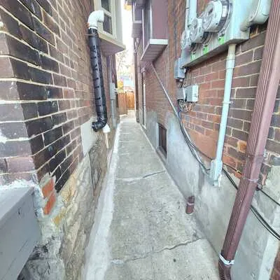 20,&nbsp;Edna, High Park North, Toronto