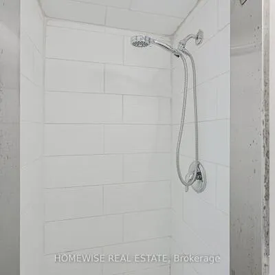 2204,&nbsp;Dufferin, Caledonia-Fairbank, Toronto