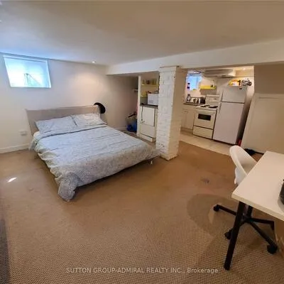 31,&nbsp;Gilpin, Keelesdale-Eglinton West, Toronto