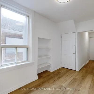 102,&nbsp;Bowie, Briar Hill-Belgravia, Toronto