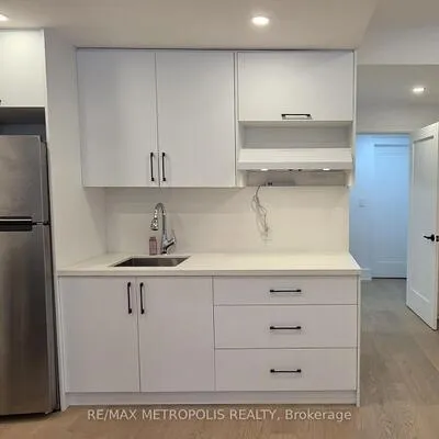 1218A,&nbsp;Islington, Stonegate-Queensway, Toronto
