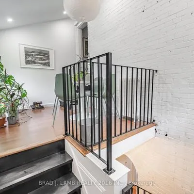 56,&nbsp;Wright, Roncesvalles, Toronto