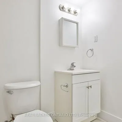53,&nbsp;Maria, Junction Area, Toronto