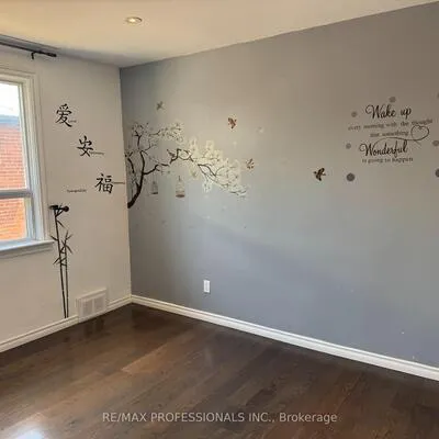 145,&nbsp;Yorkview, Stonegate-Queensway, Toronto
