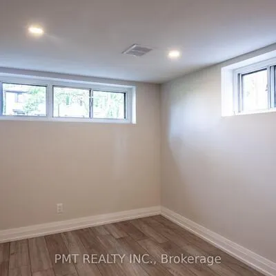 34,&nbsp;Robindale, Alderwood, Toronto