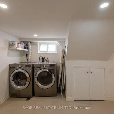 162,&nbsp;John, Weston, Toronto