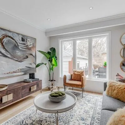 25,&nbsp;Newlin, Glenfield-Jane Heights, Toronto