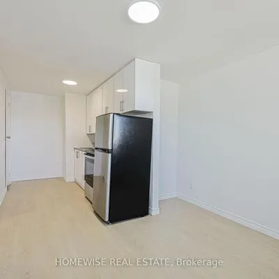 2204,&nbsp;Dufferin, Caledonia-Fairbank, Toronto