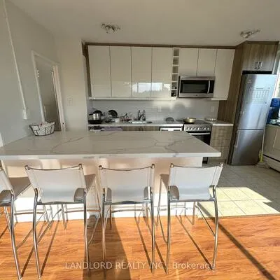 140,&nbsp;Springhurst, South Parkdale, Toronto
