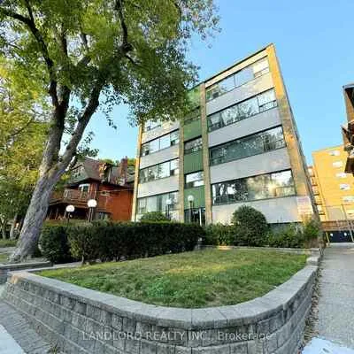 140,&nbsp;Springhurst, South Parkdale, Toronto