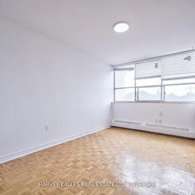 2000,&nbsp;Sheppard, Glenfield-Jane Heights, Toronto