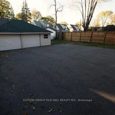 232,&nbsp;Aldercrest, Alderwood, Toronto