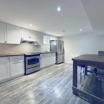 297,&nbsp;Thirtieth, Alderwood, Toronto