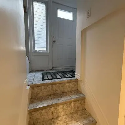 23,&nbsp;Algoma, Mimico, Toronto