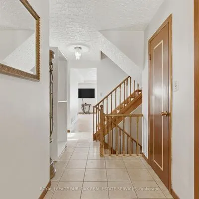 44,&nbsp;Browns, Alderwood, Toronto