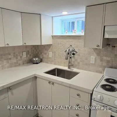 209,&nbsp;Saint Lucie, Humbermede, Toronto