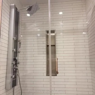 19,&nbsp;Beckenham, Etobicoke West Mall, Toronto
