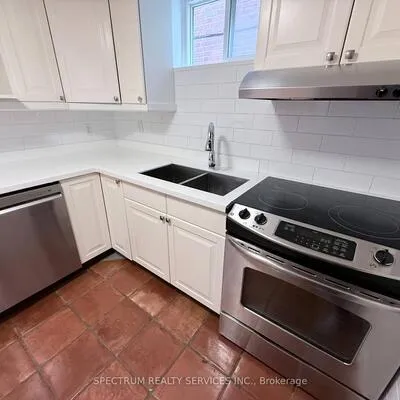172,&nbsp;Queenslea, Humberlea-Pelmo Park W4, Toronto