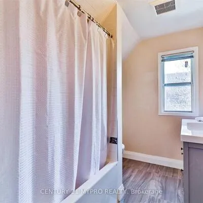 1111,&nbsp;Dufferin, Dovercourt-Wallace Emerson-Junction, Toronto