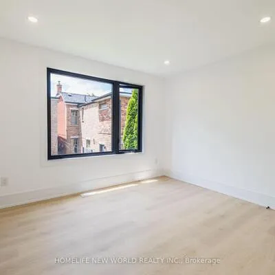 679,&nbsp;Gladstone, Dovercourt-Wallace Emerson-Junction, Toronto