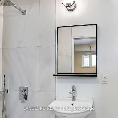2520,&nbsp;Bloor, High Park-Swansea, Toronto