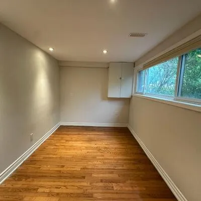 30,&nbsp;Woodbury, Alderwood, Toronto