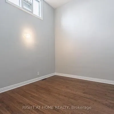 1132,&nbsp;The Queensway, Stonegate-Queensway, Toronto