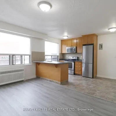 500,&nbsp;Gilbert, Caledonia-Fairbank, Toronto