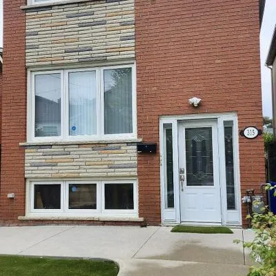 315,&nbsp;Harvie, Caledonia-Fairbank, Toronto