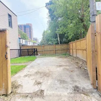 49,&nbsp;Vine, Junction Area, Toronto