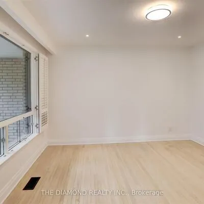15,&nbsp;Government, Kingsway South, Toronto