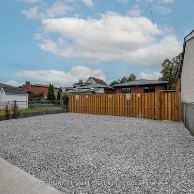 31,&nbsp;Mariposa, Rockcliffe-Smythe, Toronto