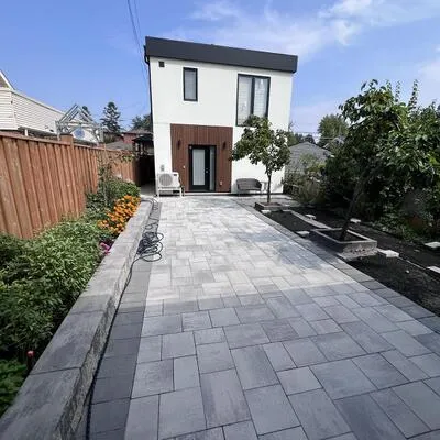 51,&nbsp;Batavia, Rockcliffe-Smythe, Toronto