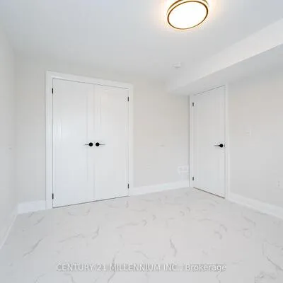 31,&nbsp;Mariposa, Rockcliffe-Smythe, Toronto