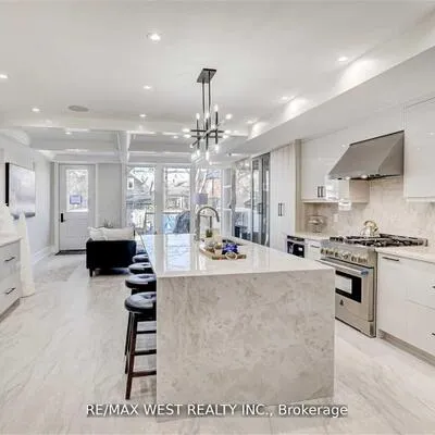 94,&nbsp;Lake, Mimico, Toronto