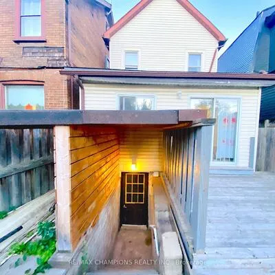734,&nbsp;Willard, Runnymede-Bloor West Village, Toronto